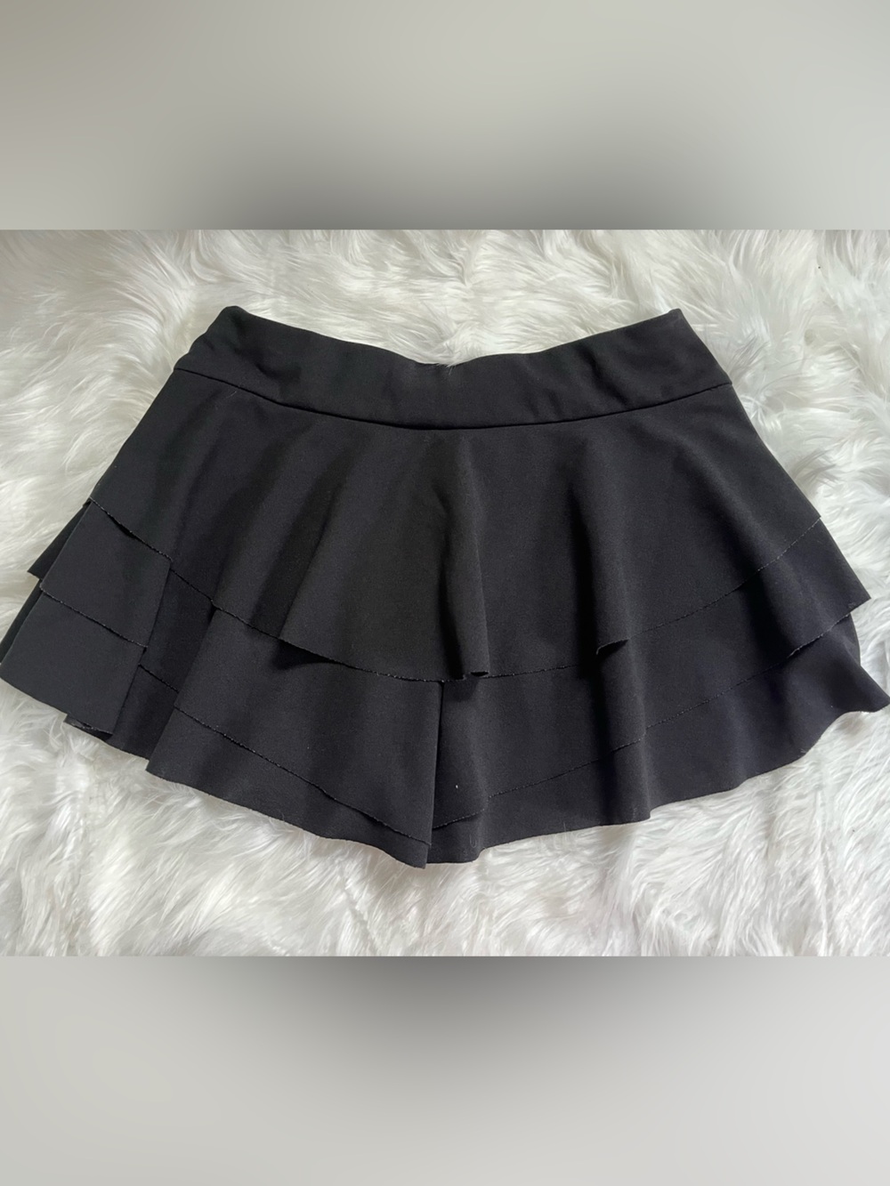 SHEIN Black Pleated Skirt with Clean Waistband